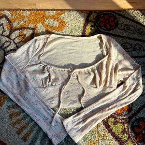 Cute floral crop top comfy and perfect for summer